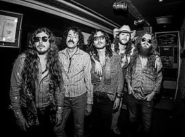 Avilés cuelga el cartel de “no hay entradas” para el concierto de Hippies and Cowboys en la Factoría Sound