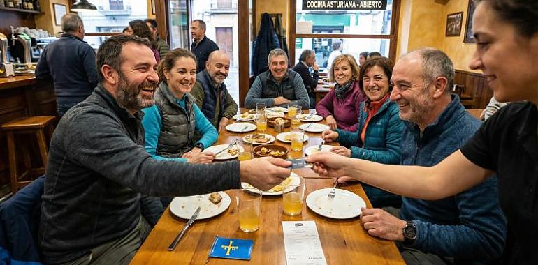 La paradoja asturiana: más gasto en bares con menos renta