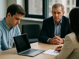 Las empresas asturianas cambian de estrategia: buscan trabajadores más veteranos ante el aluvión de bajas por salud mental entre jóvenes