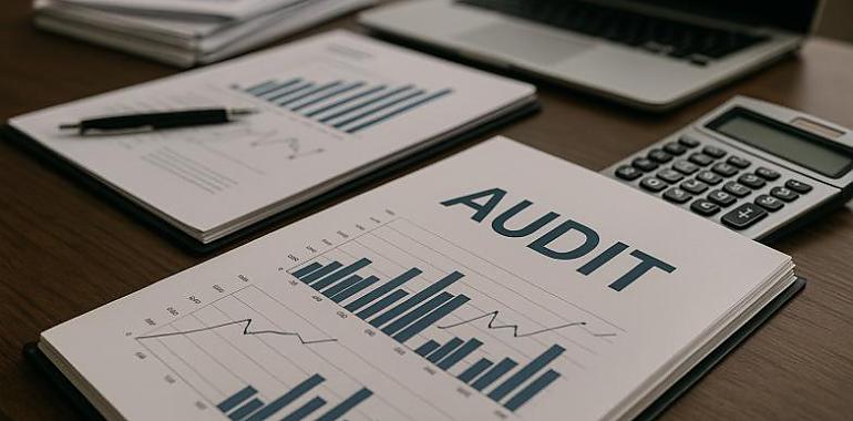 La Sindicatura de Cuentas destapa las dos grandes brechas de la gestión pública asturiana: carreteras que absorben el 77,7% de los fondos estatales y ayuntamientos que siguen fragmentando contratos menores