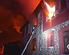 Pavoroso incendio en Ponga: una vivienda sobre el bar Casa Hermógenes queda reducida a escombros y moviliza un despliegue masivo de bomberos
