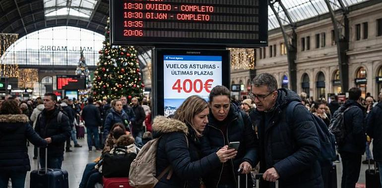 "No vuelvas a casa por Navidad": La misión imposible de llegar a Asturias entre trenes fantasma, vuelos de lujo y la ratonera del Huerna