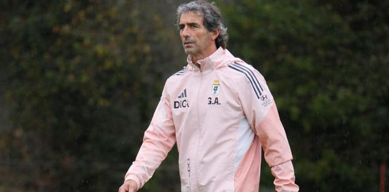 Cuando todo ardía, Martínez no dudó: Almada, el técnico al que el Oviedo se agarra para no caer