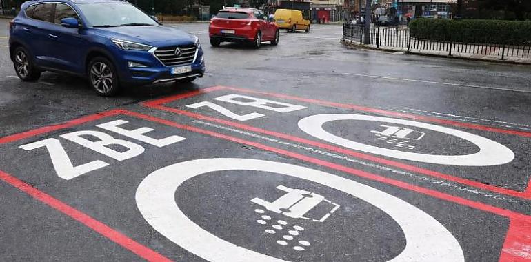 Oviedo estrena la Zona de Bajas Emisiones con margen y pedagogía: cómo funciona, a quién afecta y por qué no habrá multas inmediatas