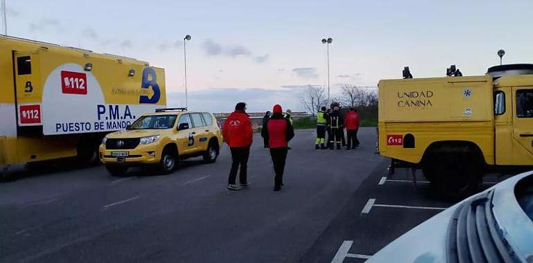 Desaparecida en el espigón al anochecer: gritos en la oscuridad y un amplio operativo por tierra, mar y aire en San Juan de la Arena