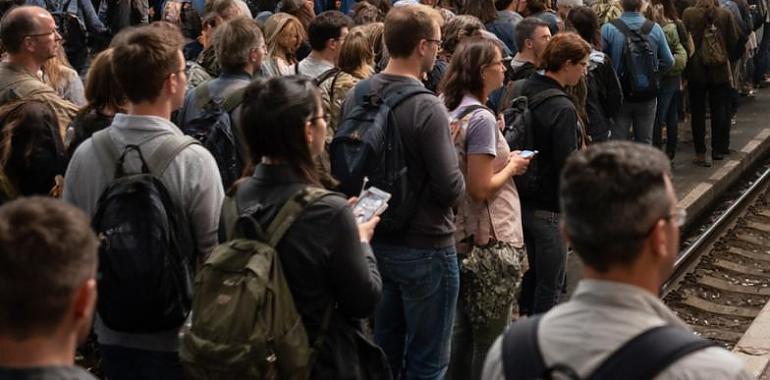 Asturias, atrapada en la huelga ferroviaria: Cercanías al 50% fuera de hora punta, trenes a Madrid suprimidos y estaciones al límite
