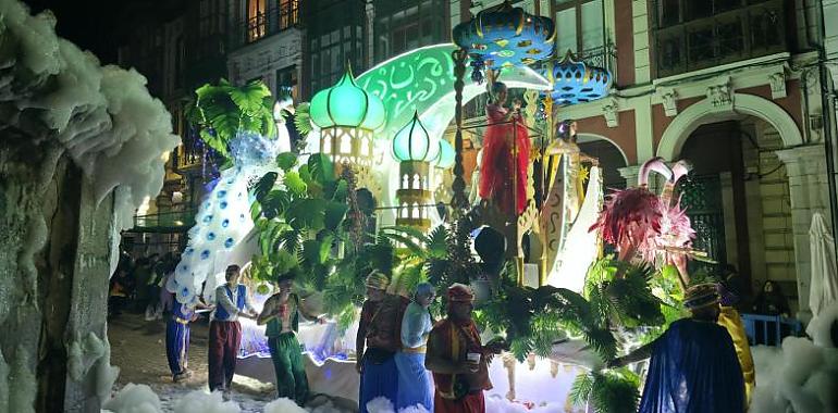 Galiana se convierte en Oriente y en espuma: Avilés vive su noche más desbordada con el triunfo de Ébano en el Descenso