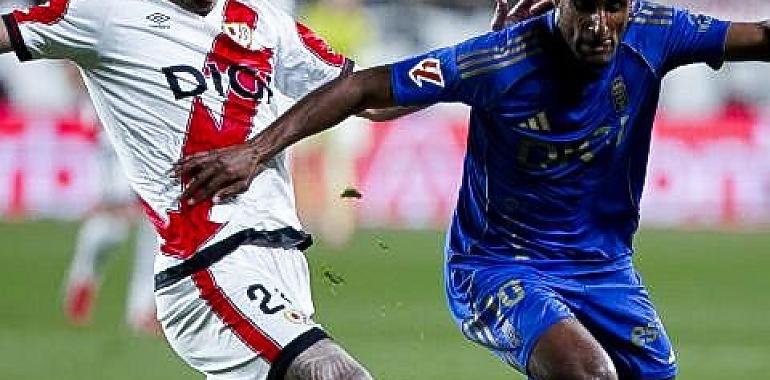 El Rayo se impone por 3-0 al Real Oviedo en un partido clave por la salvación
