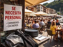 Asturias se queda sin manos para atender el boom turístico: la hostelería y el ocio encadenan vacantes, renuncias y plantillas incompletas