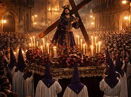 Asturias se echó a la calle en su noche más solemne: del Cautivo de Oviedo al Nazareno de Luarca, así ardió por dentro el Jueves Santo
