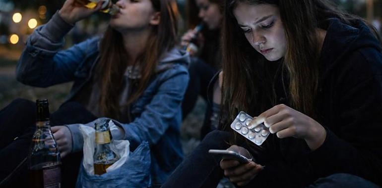 Asturias en alerta: más borracheras, más pastillas y menos control — el inquietante giro en la salud mental de las adolescentes