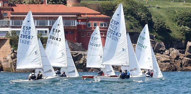 Dominio absoluto en el Cantábrico: el Real Club Astur de Regatas firma un fin de semana de alto nivel en Gijón