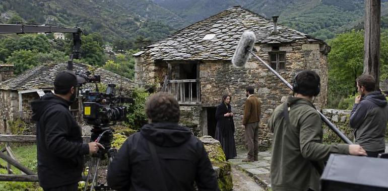 Asturias se convierte en una gran pantalla: La Laboral celebra diez años atrayendo cine, series y rodajes al Principado