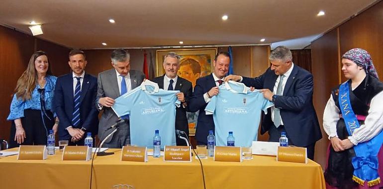 El Real Oviedo recibe la Manzana de Oro en Madrid en pleno año de su centenario: “No es solo un club, es parte del alma de Asturias”