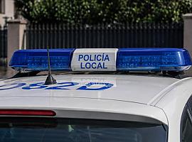 Un hombre se desploma en parada cardiorrespiratoria tras encararse con la Policía Local en Luanco