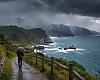 Asturias cambia el bochorno por paraguas: llegan días más frescos, lluvia cantábrica y riesgo de tormentas en la montaña