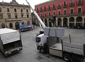 Una caja fuerte de media tonelada aplasta a un joven trabajador en plena plaza Mayor de Gijón