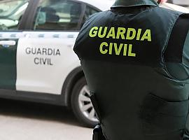Dos domingos negros en el campo asturiano: muere un hombre de 57 años en Las Regueras tras volcar con una empacadora y caer a un cauce