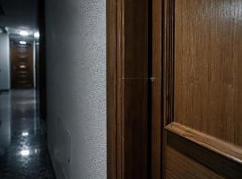 La marca invisible de los ladrones en Gijón: hilos de silicona en las puertas para elegir qué pisos robar