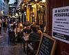Verano al límite en la hostelería asturiana: sobran clientes, faltan trabajadores y nadie quiere ni ir a la entrevista