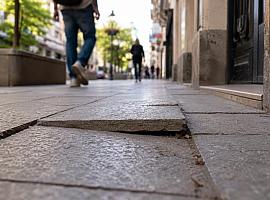 Una baldosa de tres centímetros, un brazo roto y 16.533 euros: el tropiezo que acaba de condenar al Ayuntamiento de Oviedo