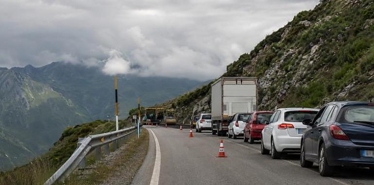 Entrar y salir de Asturias se complica: Pajares suma cortes a las obras del Huerna