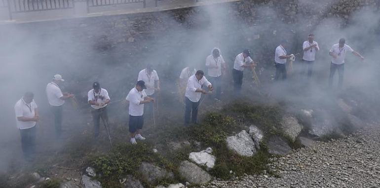 Cinco días de silencio y siete minutos y medio de trueno: Cangas vivió la Descarga más emocionante