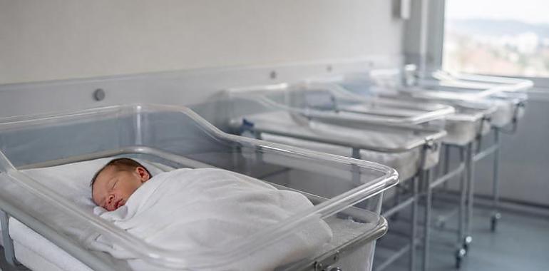 Asturias vuelve a perder nacimientos: solo 1.856 bebés hasta mayo mientras el conjunto de España crece