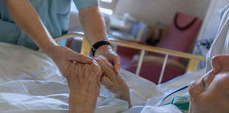 El alzhéimer abre una brecha sanitaria en Asturias: los nuevos fármacos llegarán, pero solo podrá pagarlos quien tenga hasta 30.000 euros al año