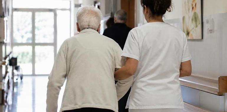 Asturias estrena su segundo plan sociosanitario con el reto de evitar que los pacientes queden atrapados entre Salud y Servicios Sociales