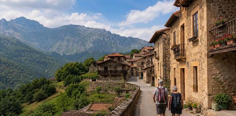 Asturias rompe su techo turístico en junio: más viajeros, más noches y un auge rural superior al 20%