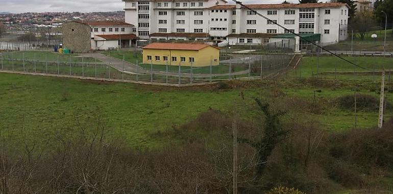 Cinco jóvenes se fugan de Sograndio tras una noche de extrema violencia que deja cinco vigilantes heridos