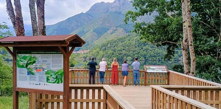 El embalse de Rioseco estrena una senda, un mirador y un área de ocio familiar en pleno parque de Redes