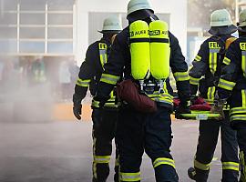 Un incendio afecta a varias chabolas en La Paxarada, en Luanco, sin causar heridos