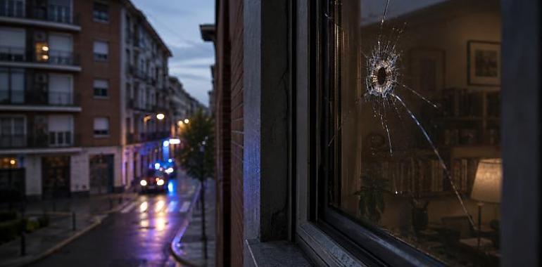 Una bala cruza la avenida de Pando y entra en una vivienda: dos detenidos tras una tarde de máxima tensión en Oviedo