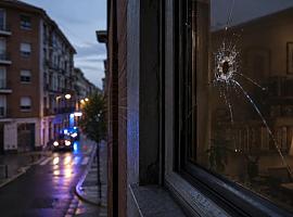 Una bala cruza la avenida de Pando y entra en una vivienda: dos detenidos tras una tarde de máxima tensión en Oviedo