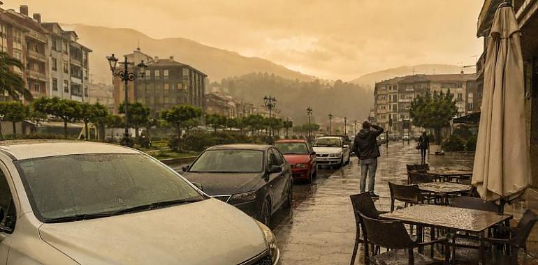 El Sáhara puede teñir hoy el cielo de Asturias: llega polvo en suspensión y no se descartan lluvias de barro