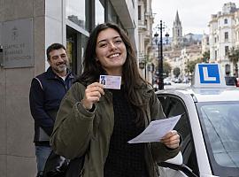 Hasta 1.500 euros por sacarse el carné de conducir: quién puede pedir ya la nueva ayuda del Principado