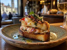 Avilés se convierte desde hoy en una enorme barra de tapas: 26 locales buscan conquistar al público y hacerse con la Tapa Reina