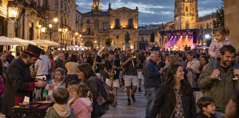 San Mateo cambia de ritmo: del desmadre de Chimo Bayo y King África a un lunes de magia, teatro y música en las calles