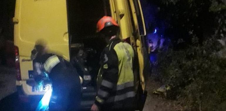 Emergencias movilizadas en Allande para rescatar a una persona del interior de una tina de vino