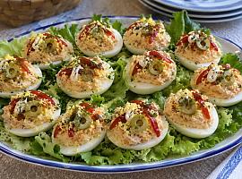 Recetas de una abuela asturiana: Huevos rellenos (fáciles, fresquinos y pa chuparse los dedos)