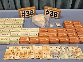 Cocaína y 4.300 pastillas: el doble arsenal descubierto en dos trasteros de Lugones y Oviedo