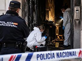 Pumarín, una muerte entre fuego y preguntas: la Policía busca a las dos personas que convivían con la mujer hallada calcinada