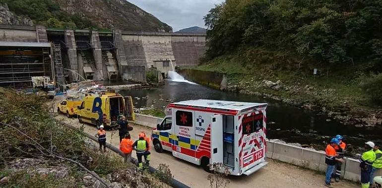 Un trabajador, grave tras caer doce metros en las obras de la nueva central hidroeléctrica de Rioseco