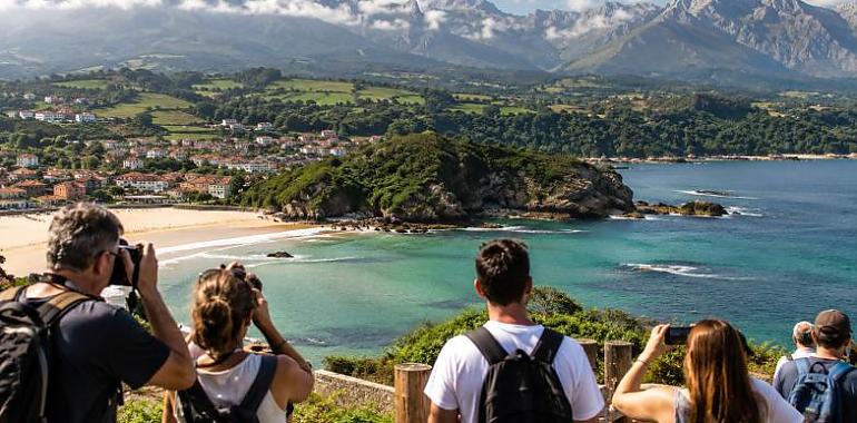 Asturias supera los dos millones de viajeros, pero el récord turístico exige mirar más allá del titular