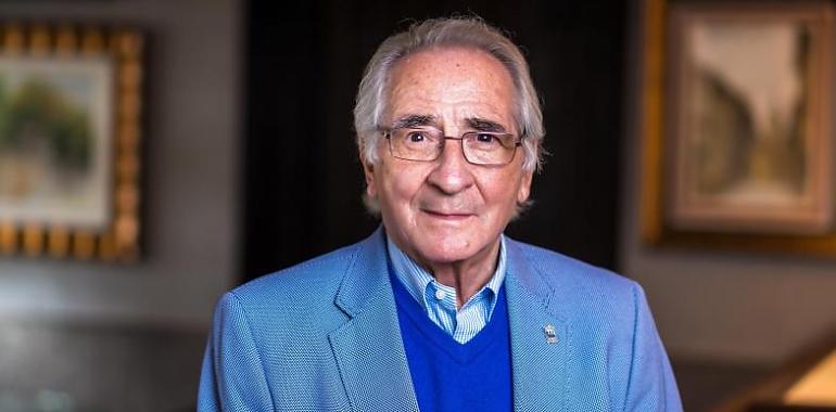 Oviedo despide a Cholo Lobato, el patriarca de una saga hostelera de 128 años y uno de los grandes nombres del oviedismo