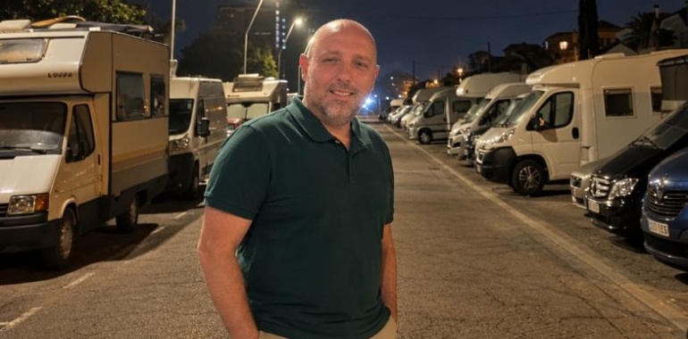 Los vecinos de Salinas exigen al Ayuntamiento de Castrillón una solución inmediata para las autocaravanas