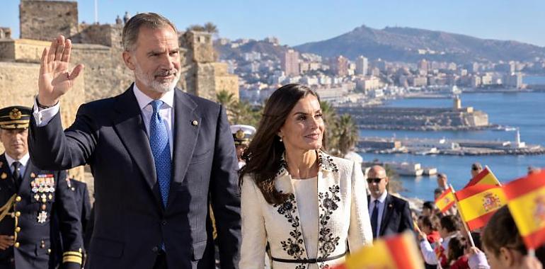 Felipe VI y Letizia regresan a Ceuta y Melilla 19 años después: una visita histórica, un mensaje de soberanía a Marruecos y una ausencia política que no pasa inadvertida