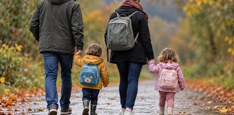 Familias de Caborana dejan a sus hijos en casa y denuncian jornadas con cuatro educadoras para más de cincuenta niños

